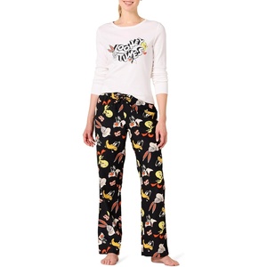 Amazon Essentials Women’s Lightweight Soft Flannel Trouser and Long-Sleeve T-Shirt Sleep Set, Lounge Bottoms, Salmon Pink(Looney Tunes Gang – Womens)