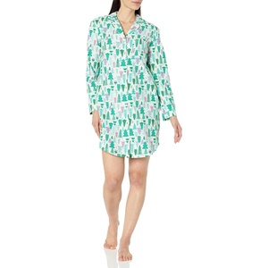 Amazon Essentials Women’s Woven Flannel Notch Collar Nightgown (Available in Plus Size)(Ecru Festive Tree)
