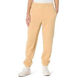Amazon Essentials x Sofia Grainge Women’s High-Rise Relaxed-Fit Jogger with Elastic Waist(Light Camel)
