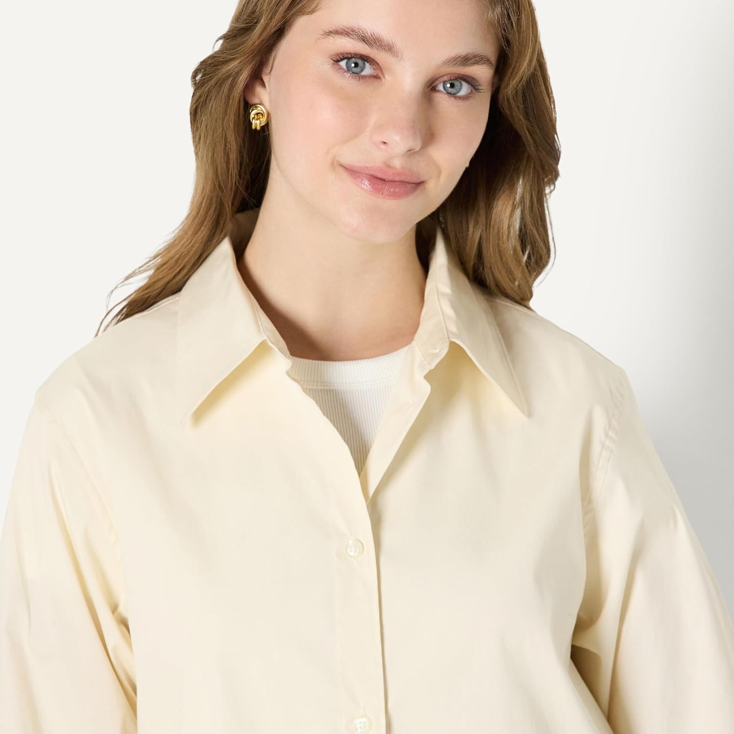 image:imageAmazon Essentials Womens OversizedFit Cropped Cotton Stretch Poplin ButtonDown ShirtCream