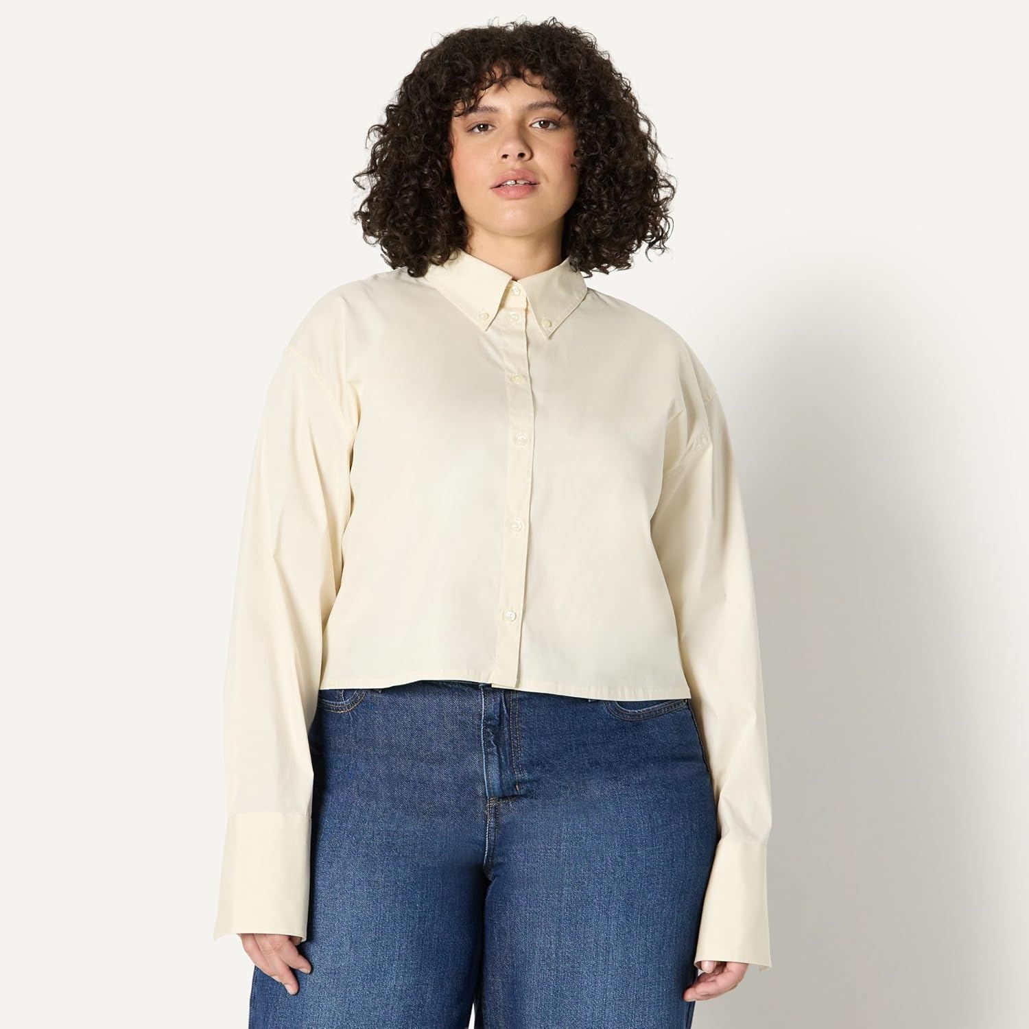 image:imageAmazon Essentials Womens OversizedFit Cropped Cotton Stretch Poplin ButtonDown ShirtCream
