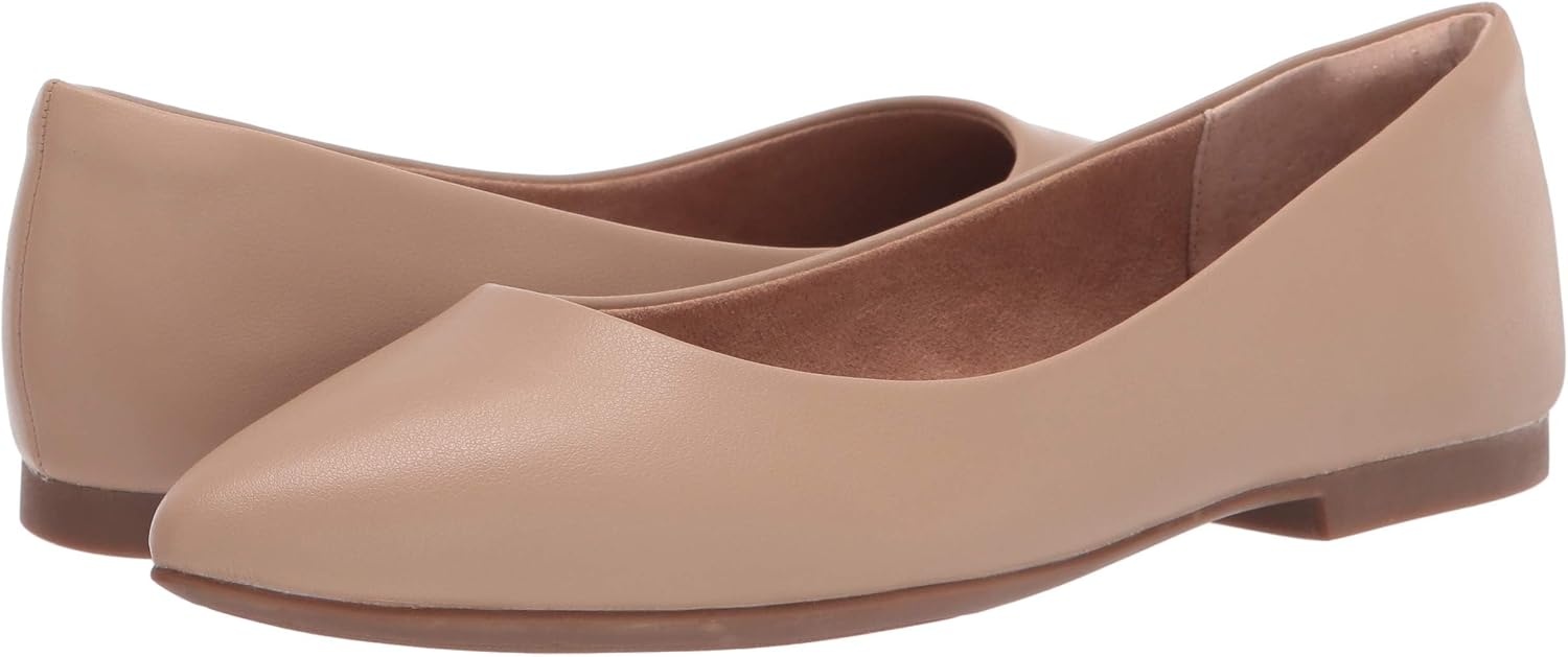 image:imageAmazon Essentials Womens PointedToe Ballet FlatsBeige Faux Leather