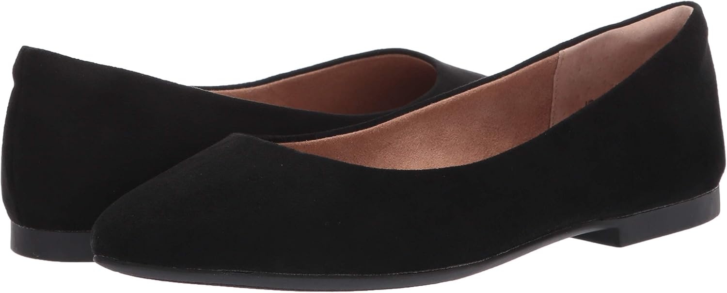image:imageAmazon Essentials Womens PointedToe Ballet FlatsBlack Microsuede