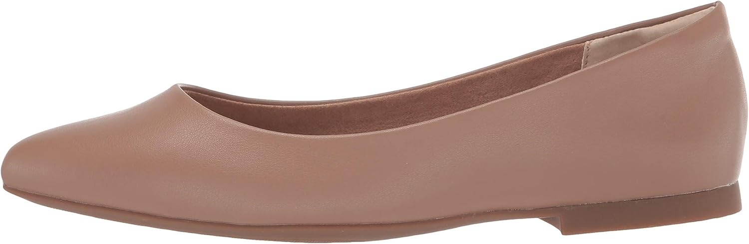 image:imageAmazon Essentials Womens PointedToe Ballet FlatsBrown