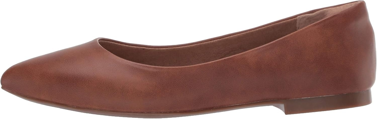 image:imageAmazon Essentials Womens PointedToe Ballet FlatsDark Toffee Brown