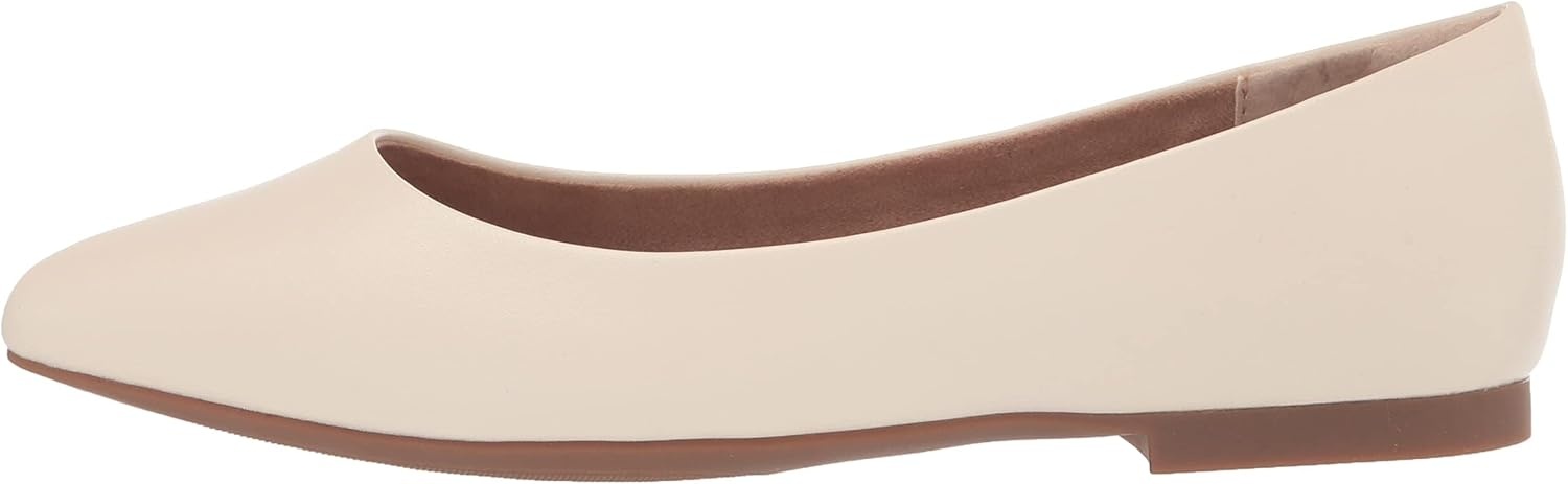 image:imageAmazon Essentials Womens PointedToe Ballet FlatsIvory