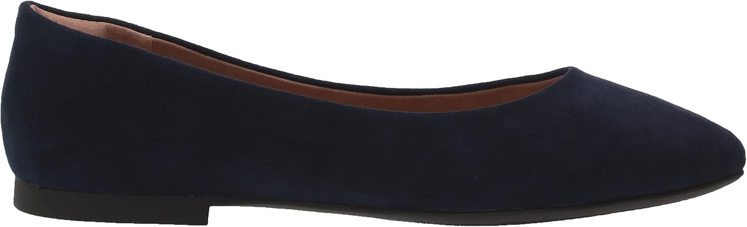 image:imageAmazon Essentials Womens PointedToe Ballet FlatsNavy