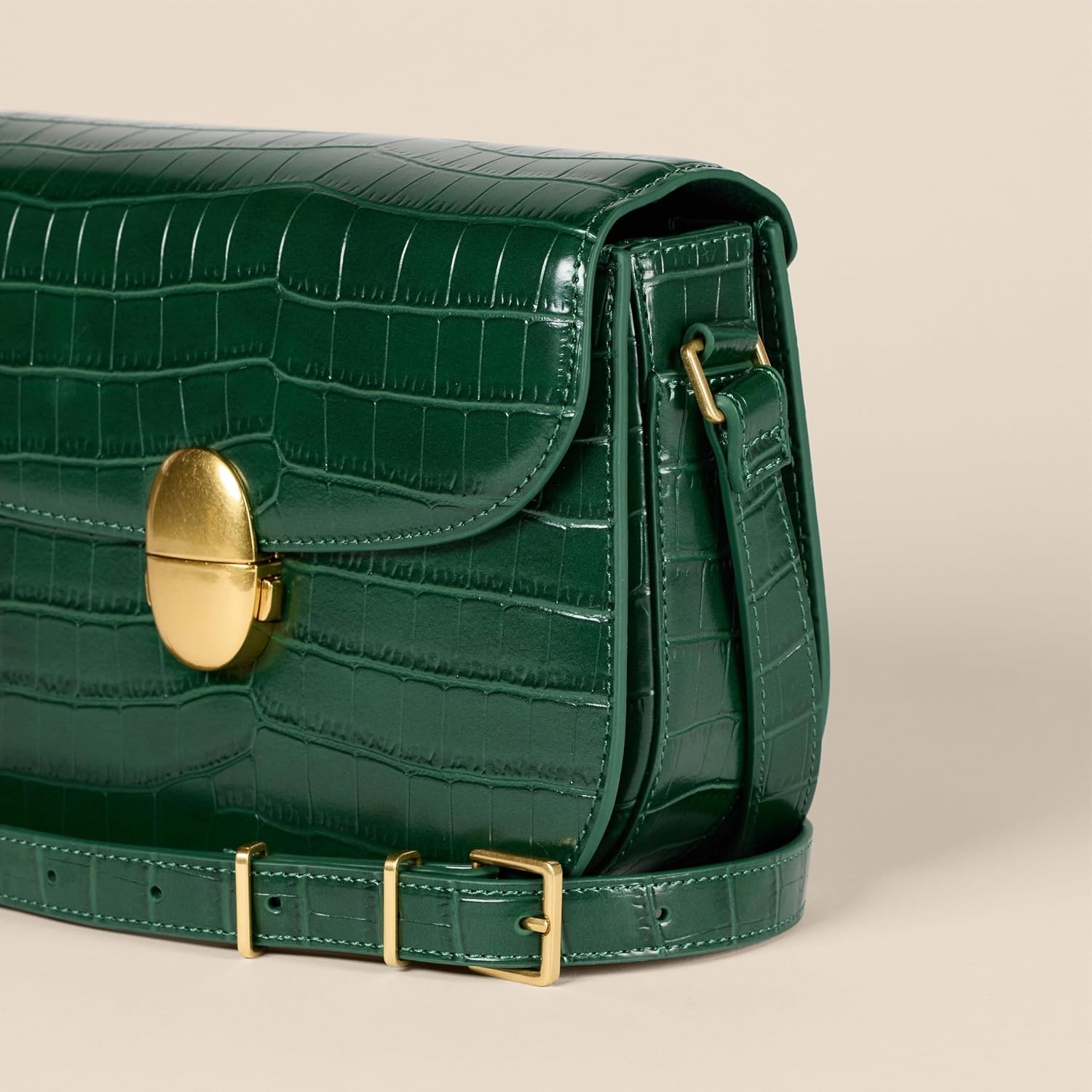 image:imageAmazon Essentials Womens Crossbody Flap Bag with Adjustable Strap and Internal PocketDark Green Faux Crocodile