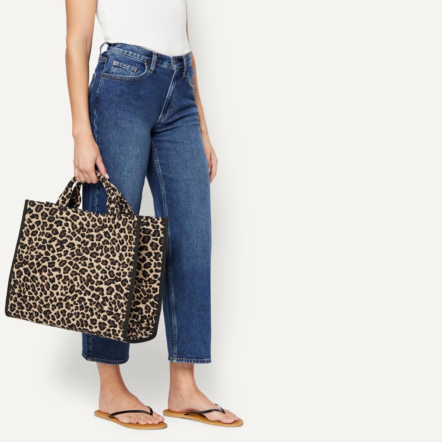 image:imageAmazon Essentials Womens Jacquard Tote Bag Navy Floral One SizeTan Leopard