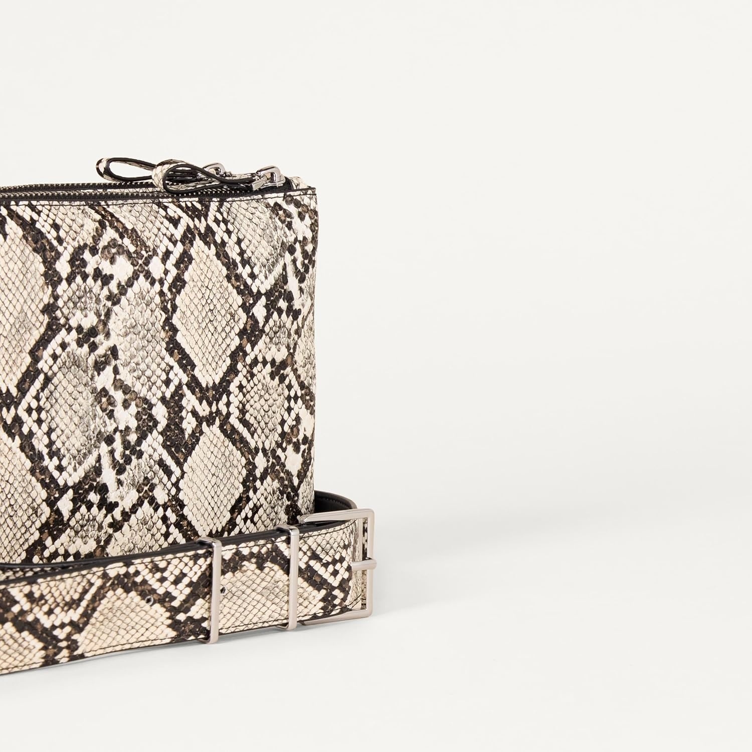 image:imageAmazon Essentials Womens Minimal Crossbody Bag with Adjustable Removable Strap Snake One Size