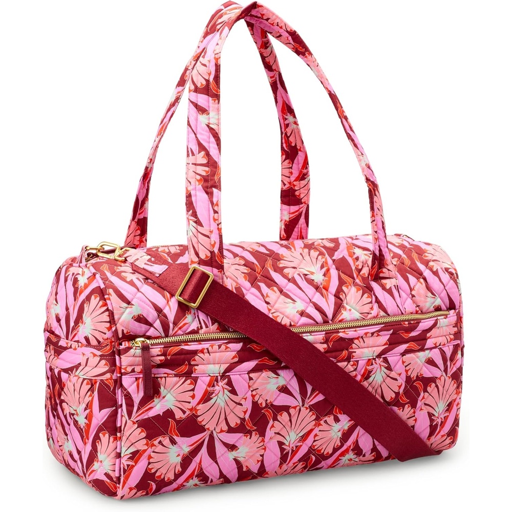 image:imageAmazon Essentials Womens Quilted Weekender Duffel Gym Bag with Trolley Sleeve Navy Paisley One SizePink Floral