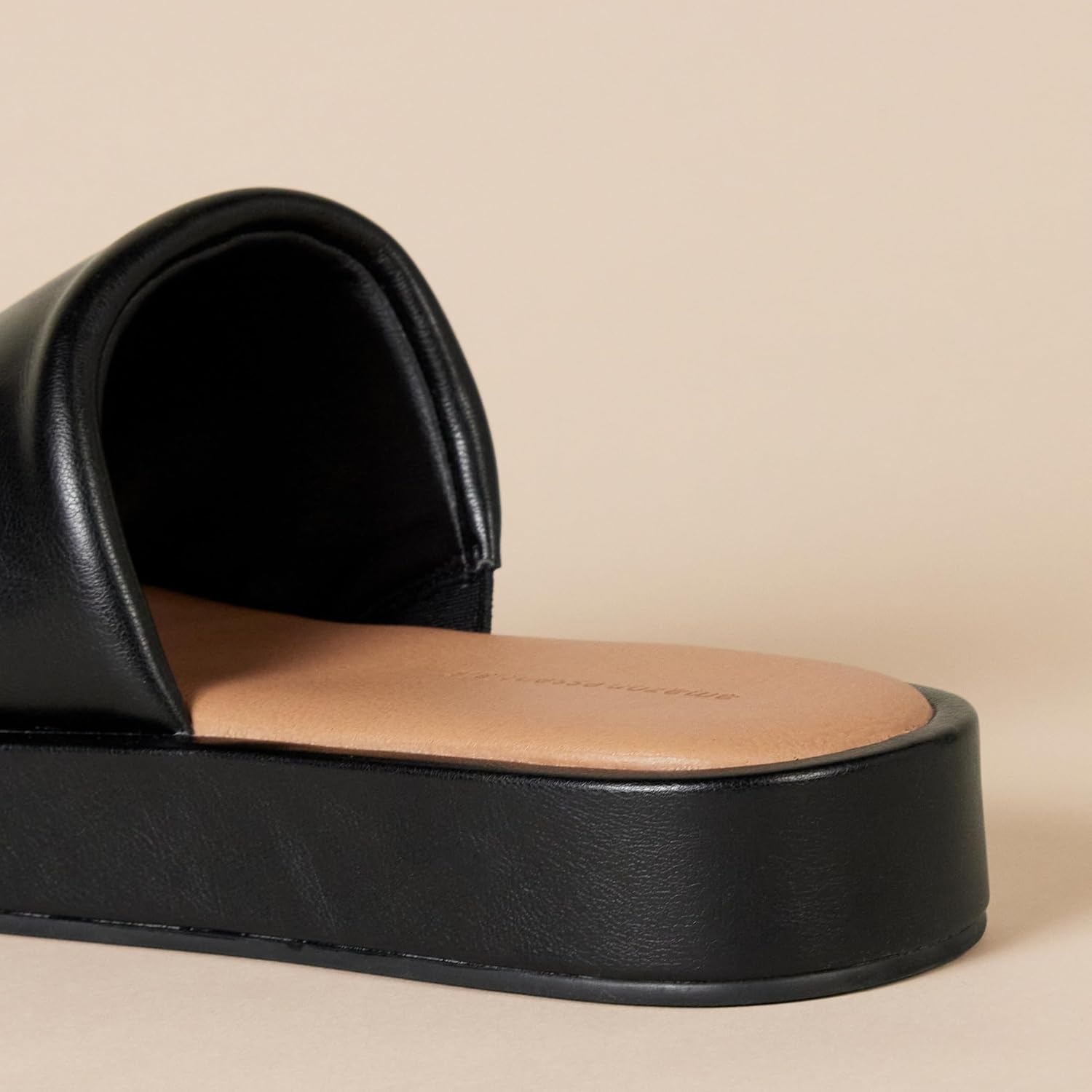 image:imageAmazon Essentials Womens Slide Flatform SandalBlack