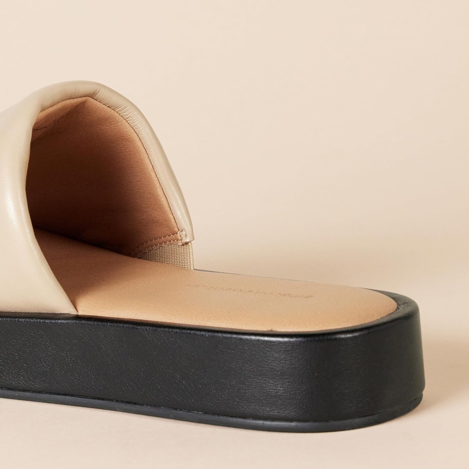image:imageAmazon Essentials Womens Slide Flatform SandalSand
