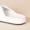 Amazon Essentials Women’s Twist Slide Sandal with Cradling Cupped Sole, Faux Leather(White)