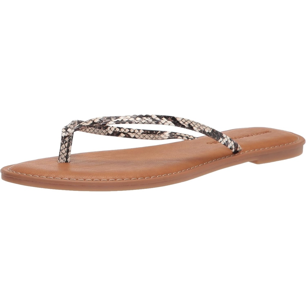 image:imageAmazon Essentials Womens Thong SandalBlack White Snake Print