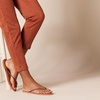 Amazon Essentials Women’s Thong Sandal(Brown)