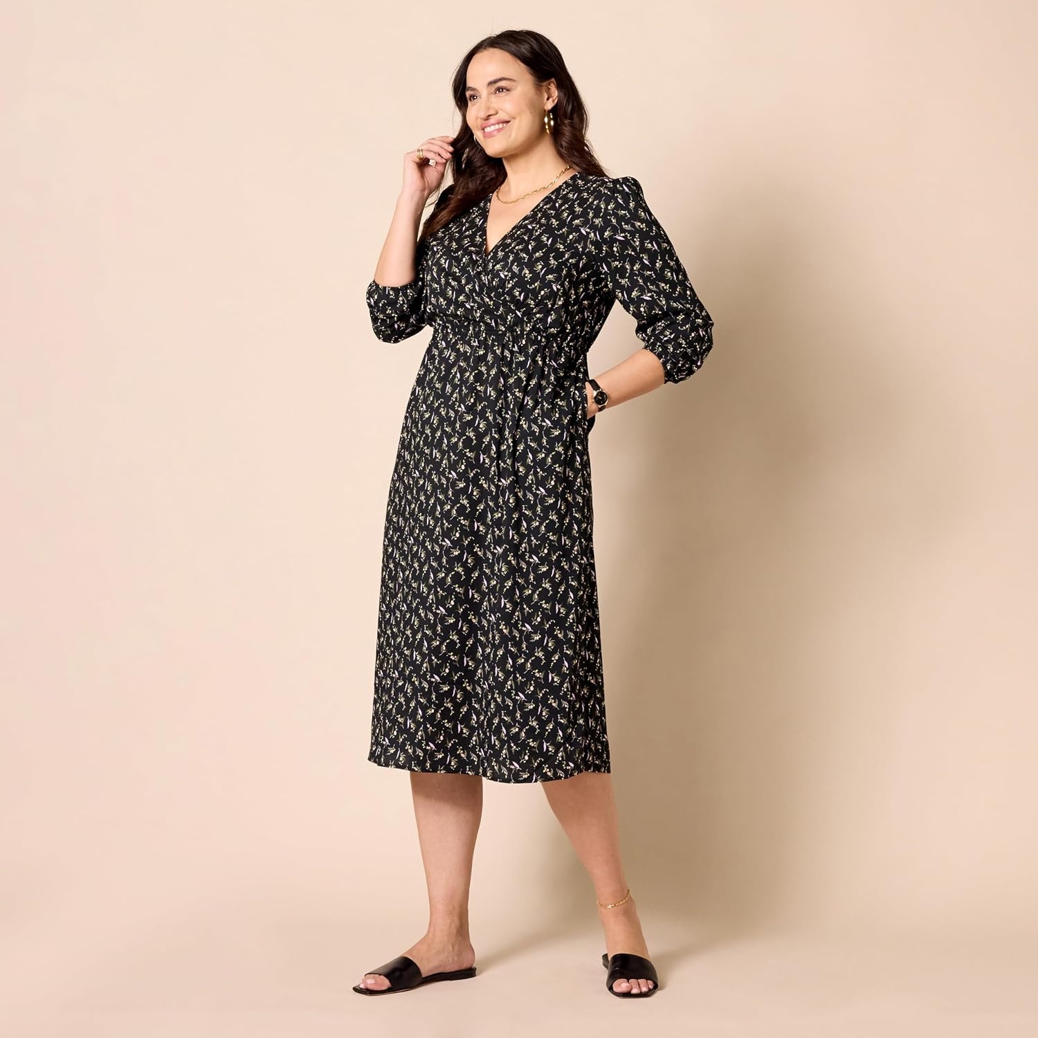 image:imageAmazon Essentials Womens Lightweight Georgette Long Sleeve VNeck Midi Dress Available in Plus SizeBlack Bouquet Floral