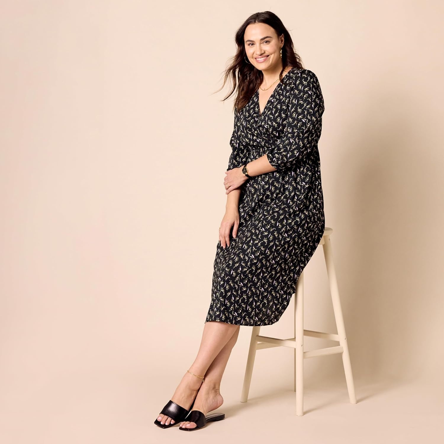 image:imageAmazon Essentials Womens Lightweight Georgette Long Sleeve VNeck Midi Dress Available in Plus SizeBlack Bouquet Floral