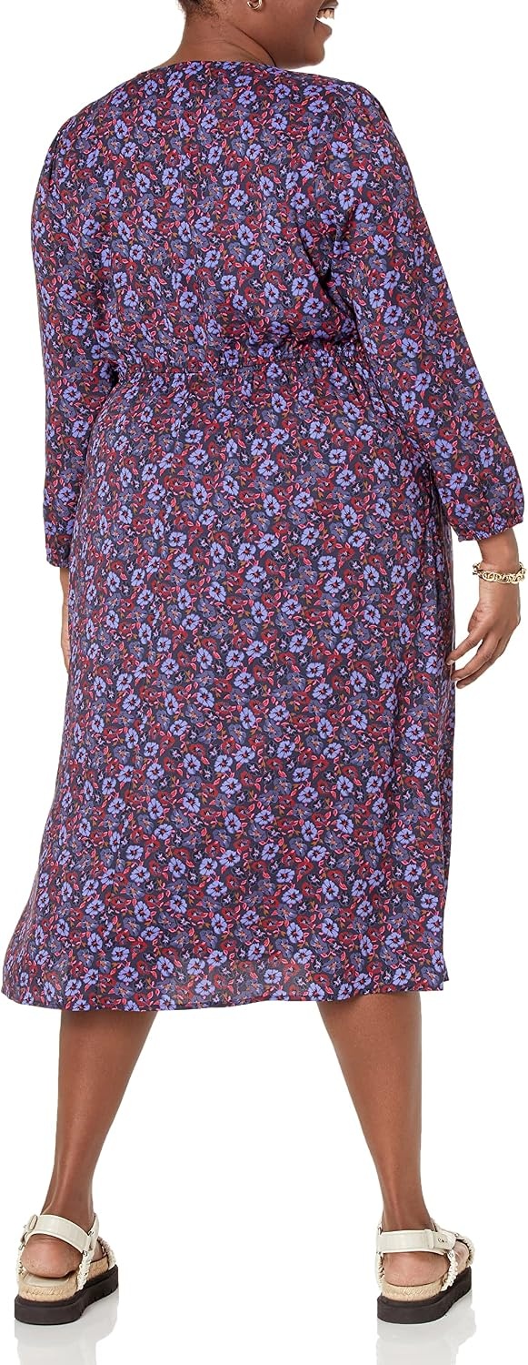 image:imageAmazon Essentials Womens Lightweight Georgette Long Sleeve VNeck Midi Dress Available in Plus SizeDark Blue Pansy