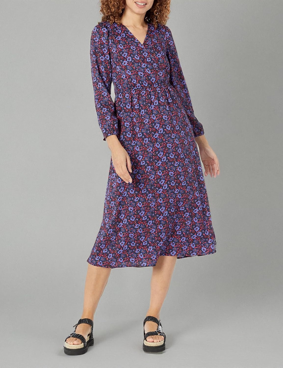 image:imageAmazon Essentials Womens Lightweight Georgette Long Sleeve VNeck Midi Dress Available in Plus SizeDark Blue Pansy