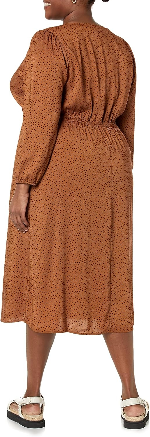 image:imageAmazon Essentials Womens Lightweight Georgette Long Sleeve VNeck Midi Dress Available in Plus SizeDark Chestnut Brown Diamond