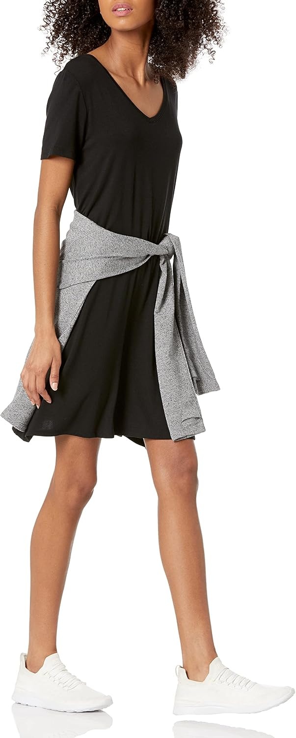 image:imageAmazon Essentials Womens ShortSleeve Scoopneck Swing DressBlack
