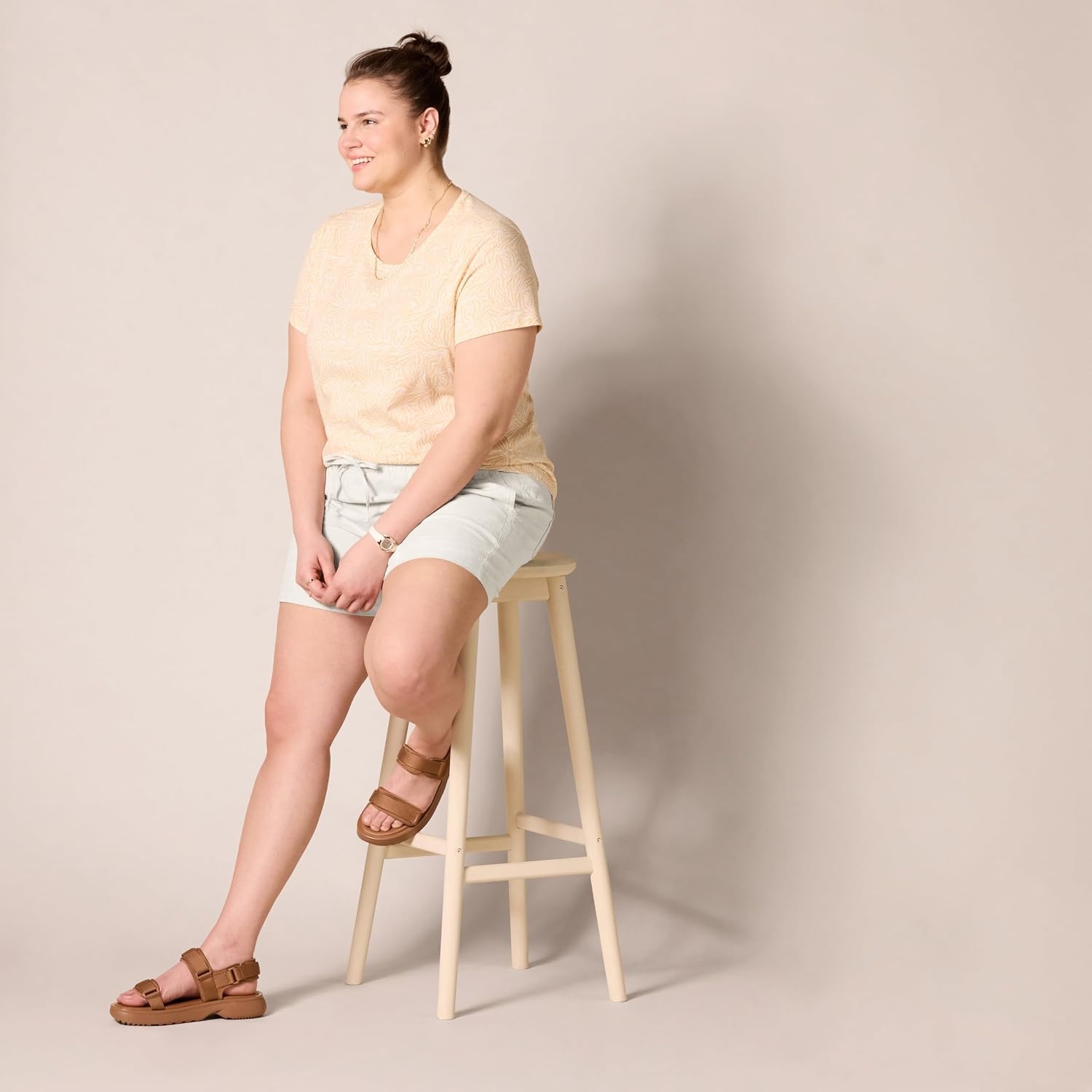image:imageAmazon Essentials Womens 5 Inseam Drawstring Linen Blend Shorts with Elastic Waist Available in Plus SizeEcru