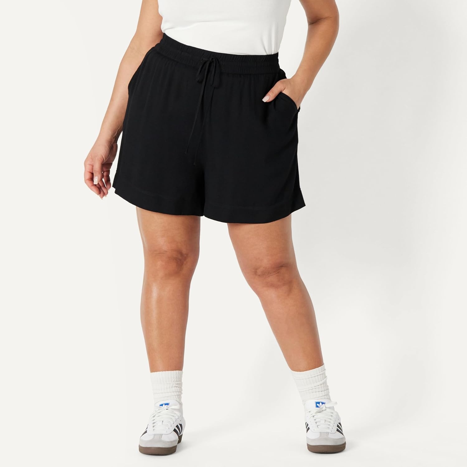 image:imageAmazon Essentials Womens HighRise RelaxedFit Fluid Twill PullOn ShortsBlack