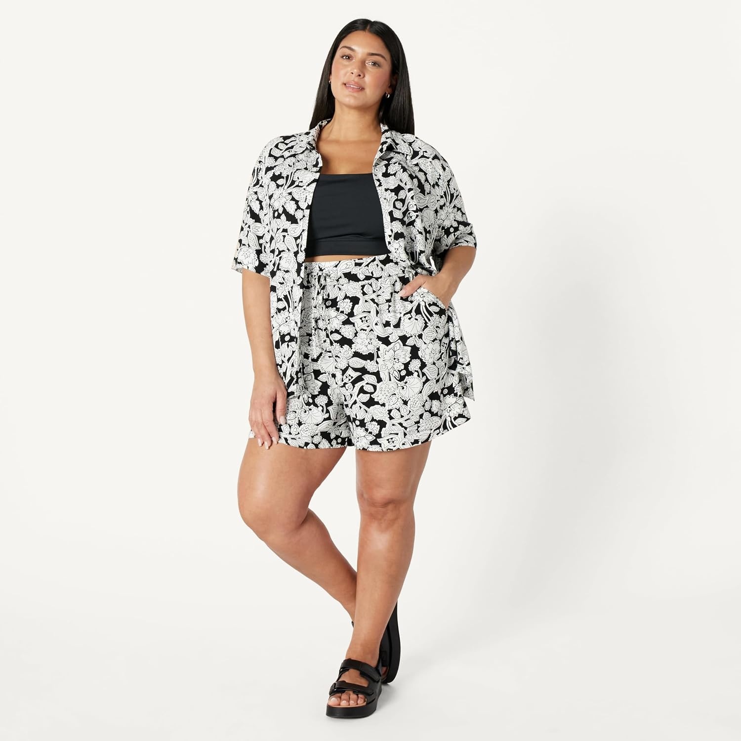 image:imageAmazon Essentials Womens HighRise RelaxedFit Fluid Twill PullOn ShortsBlack Ivory Folk Floral