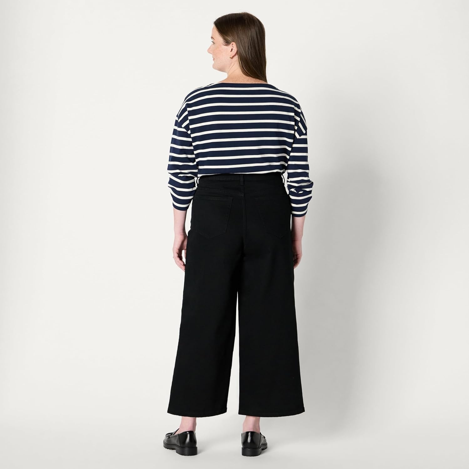 image:imageAmazon Essentials Womens HighRise Wide Leg Crop JeansBlack