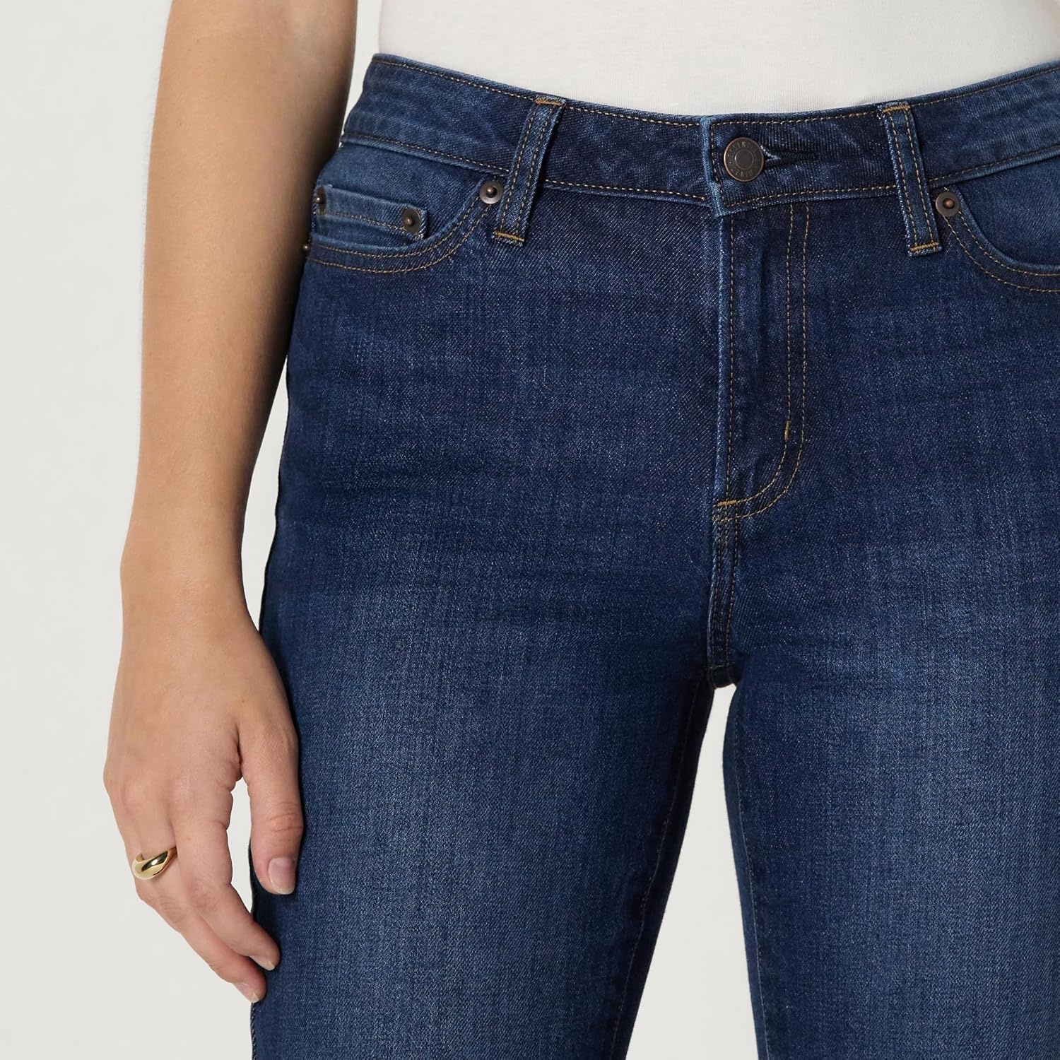 image:imageAmazon Essentials Womens Medium Stretch MidRise FashionForward Kick Crop JeansDark Shadow Wash