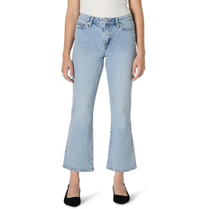Amazon Essentials Women’s Medium Stretch Mid-Rise Fashion-Forward Kick Crop Jeans(Iced Blue Light Wash)