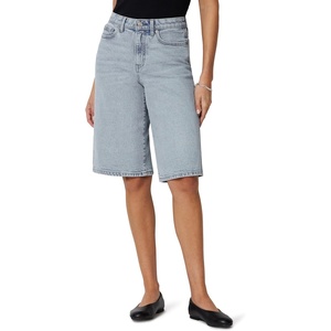 Amazon Essentials Women’s Relaxed-Fit Mid-Rise Long Jean Shorts(Tinted Ice Light Wash)