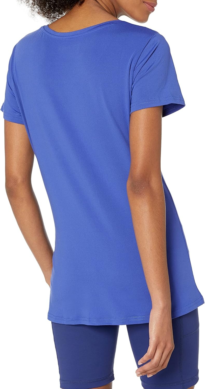 image:imageAmazon Essentials Womens Active Quick Dry Tech Stretch ShortSleeve VNeck TShirt MoistureWicking Pack of 2BlackBright Blue