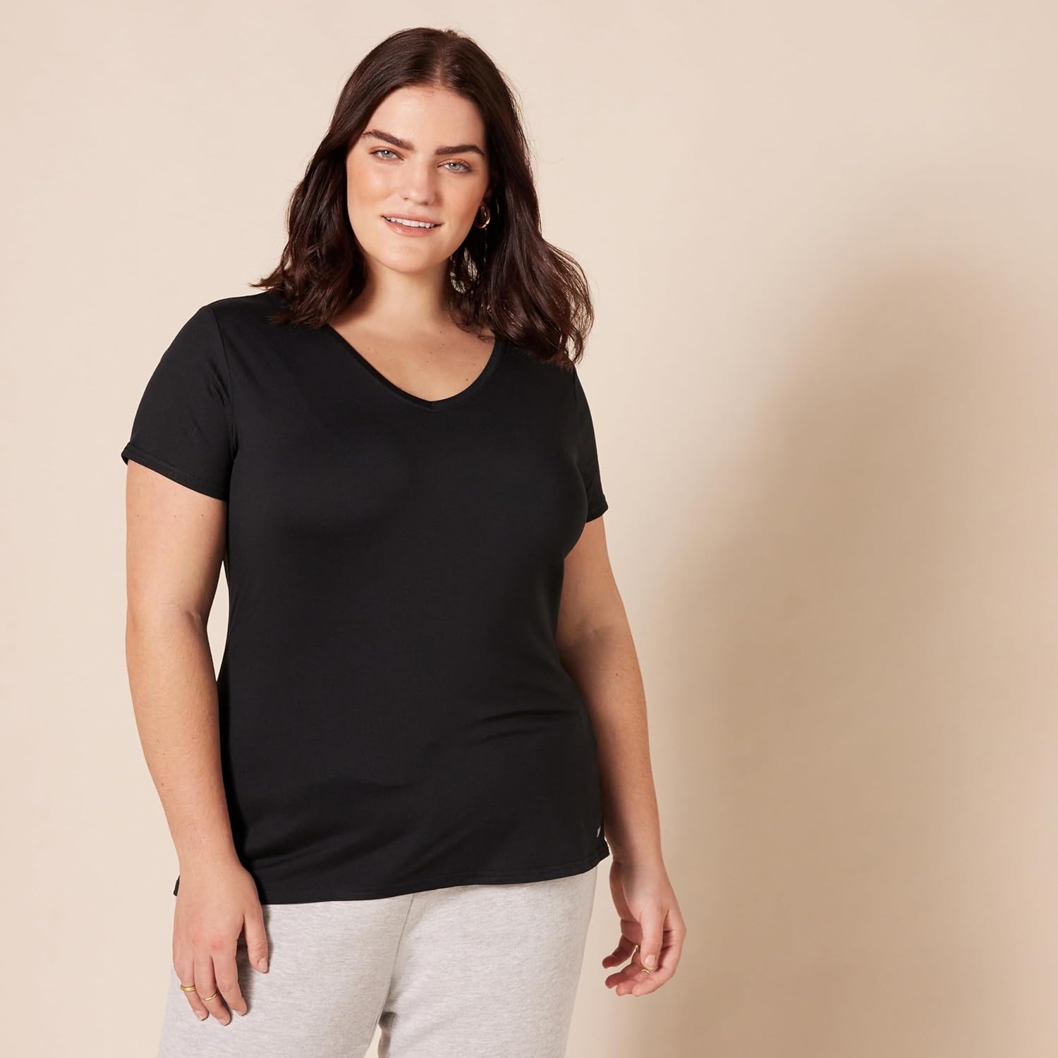 image:imageAmazon Essentials Womens Active Quick Dry Tech Stretch ShortSleeve VNeck TShirt MoistureWicking Pack of 2BlackBright White