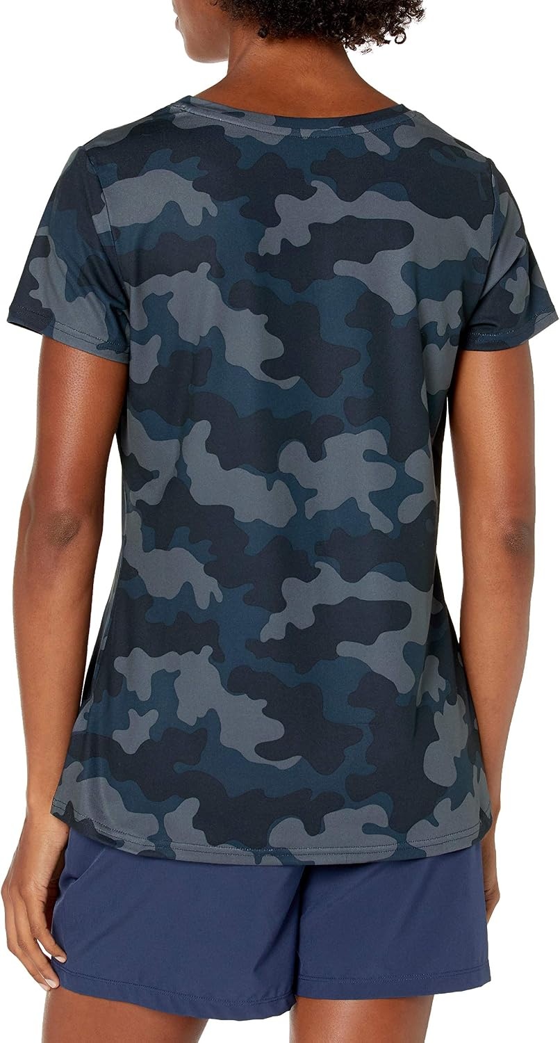 image:imageAmazon Essentials Womens Active Quick Dry Tech Stretch ShortSleeve VNeck TShirt MoistureWicking Pack of 2BlackNavy Camo