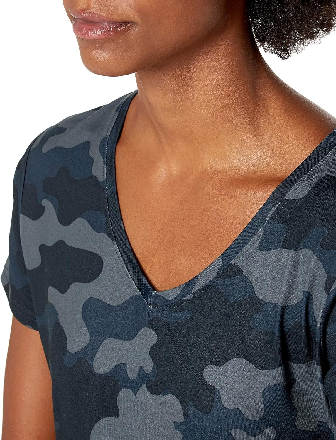 image:imageAmazon Essentials Womens Active Quick Dry Tech Stretch ShortSleeve VNeck TShirt MoistureWicking Pack of 2BlackNavy Camo