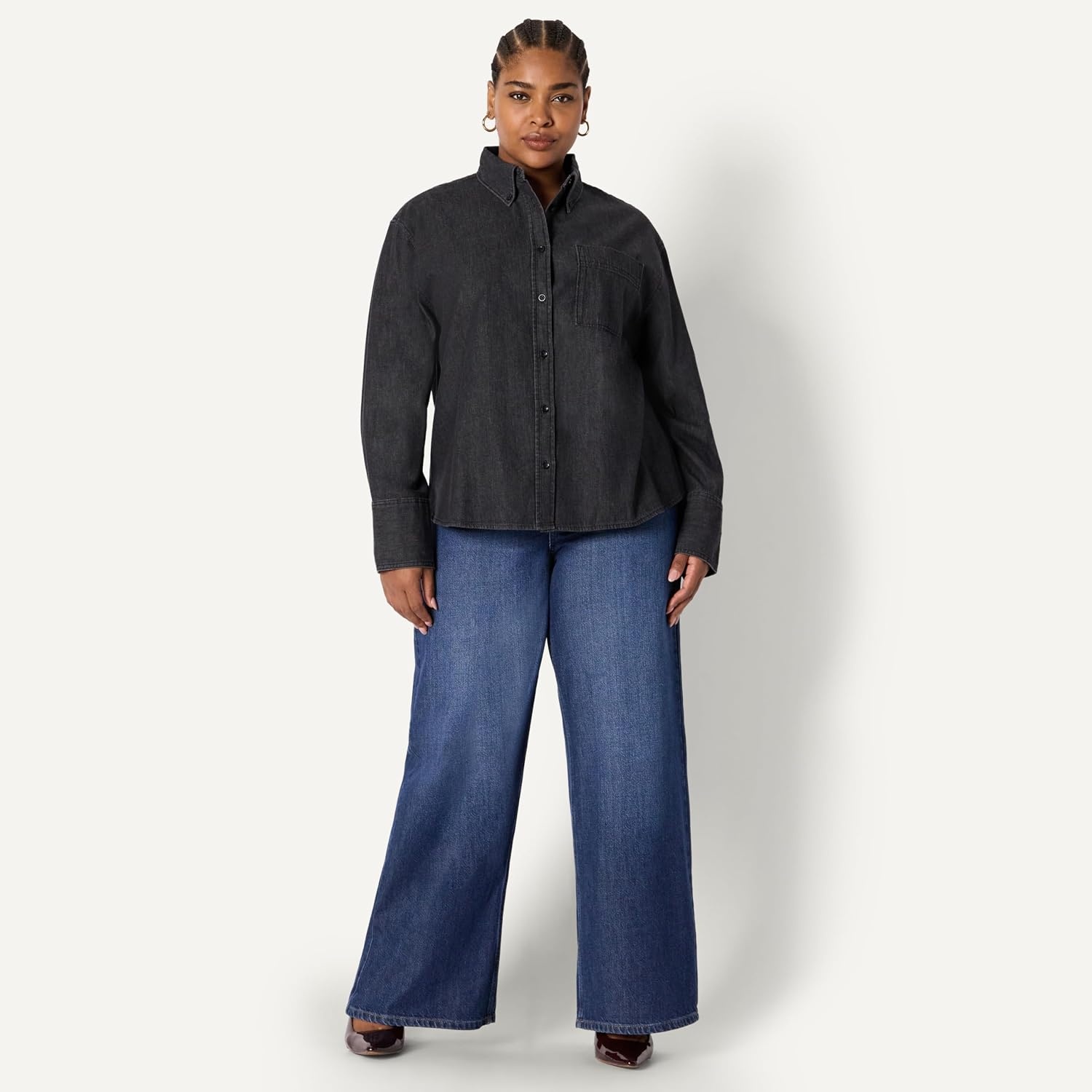 image:imageAmazon Essentials Womens Modern OversizedFit Cropped Denim ButtonDown Shirt Lightweight Chambray Point CollarBlack