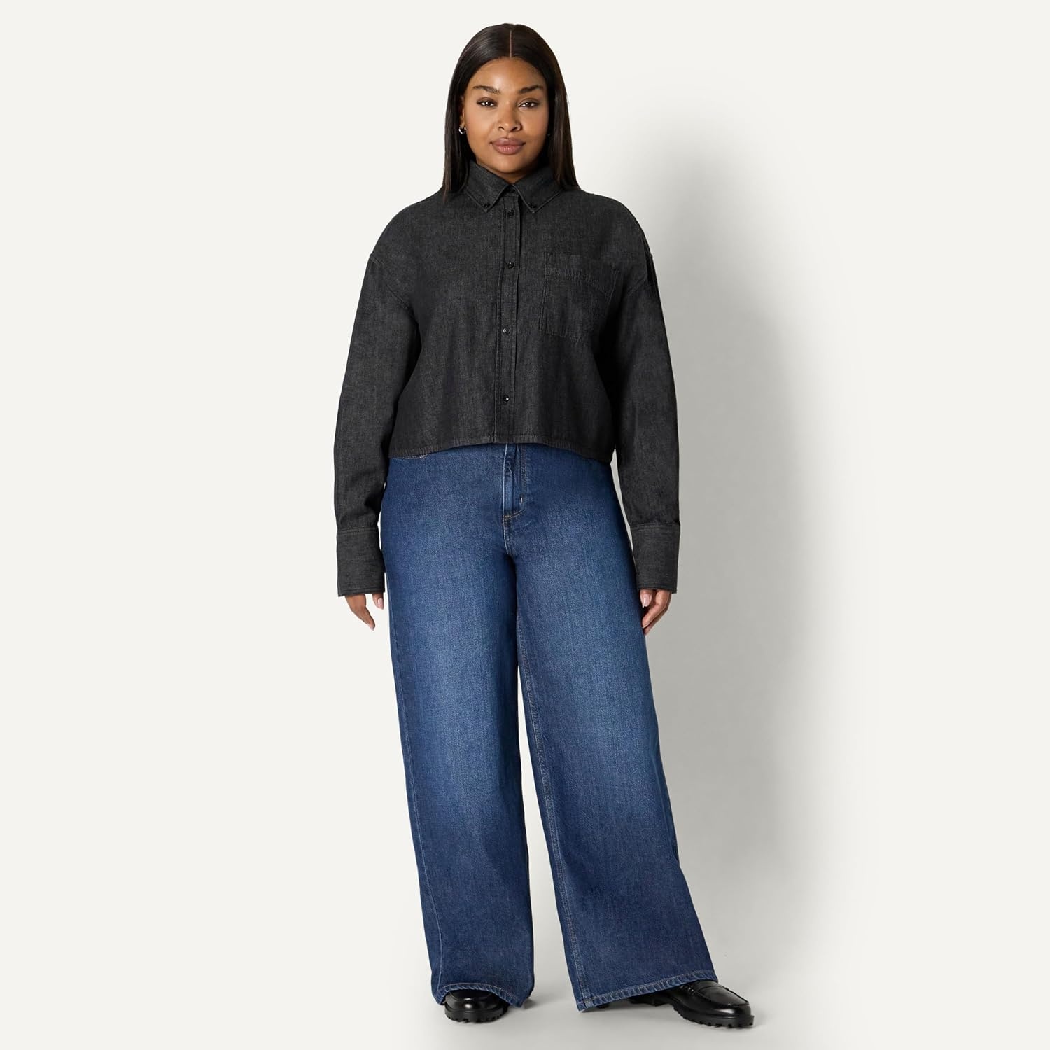 image:imageAmazon Essentials Womens Modern OversizedFit Cropped Denim ButtonDown Shirt Lightweight Chambray Point CollarBlack