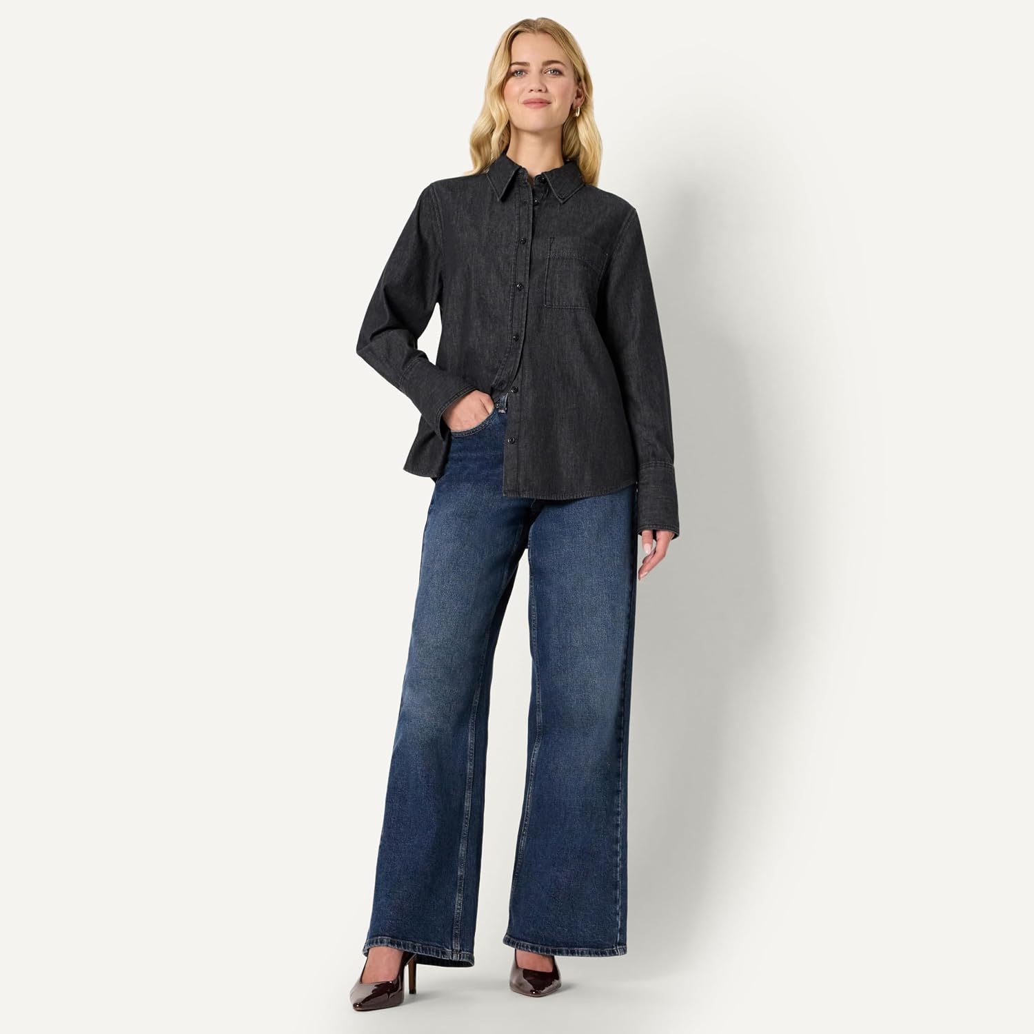 image:imageAmazon Essentials Womens Modern OversizedFit Cropped Denim ButtonDown Shirt Lightweight Chambray Point CollarBlack