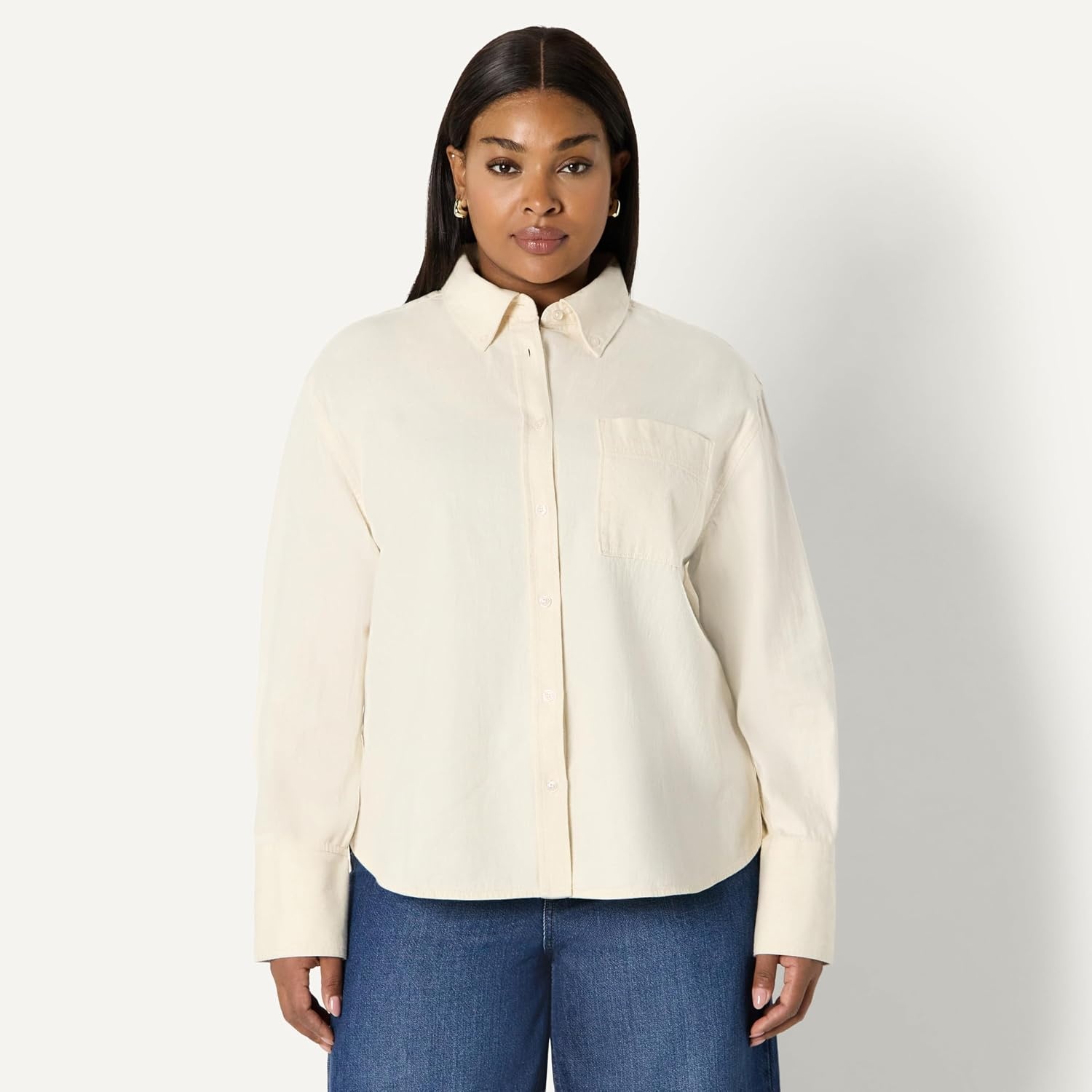 image:imageAmazon Essentials Womens Modern OversizedFit Cropped Denim ButtonDown Shirt Lightweight Chambray Point CollarEcru