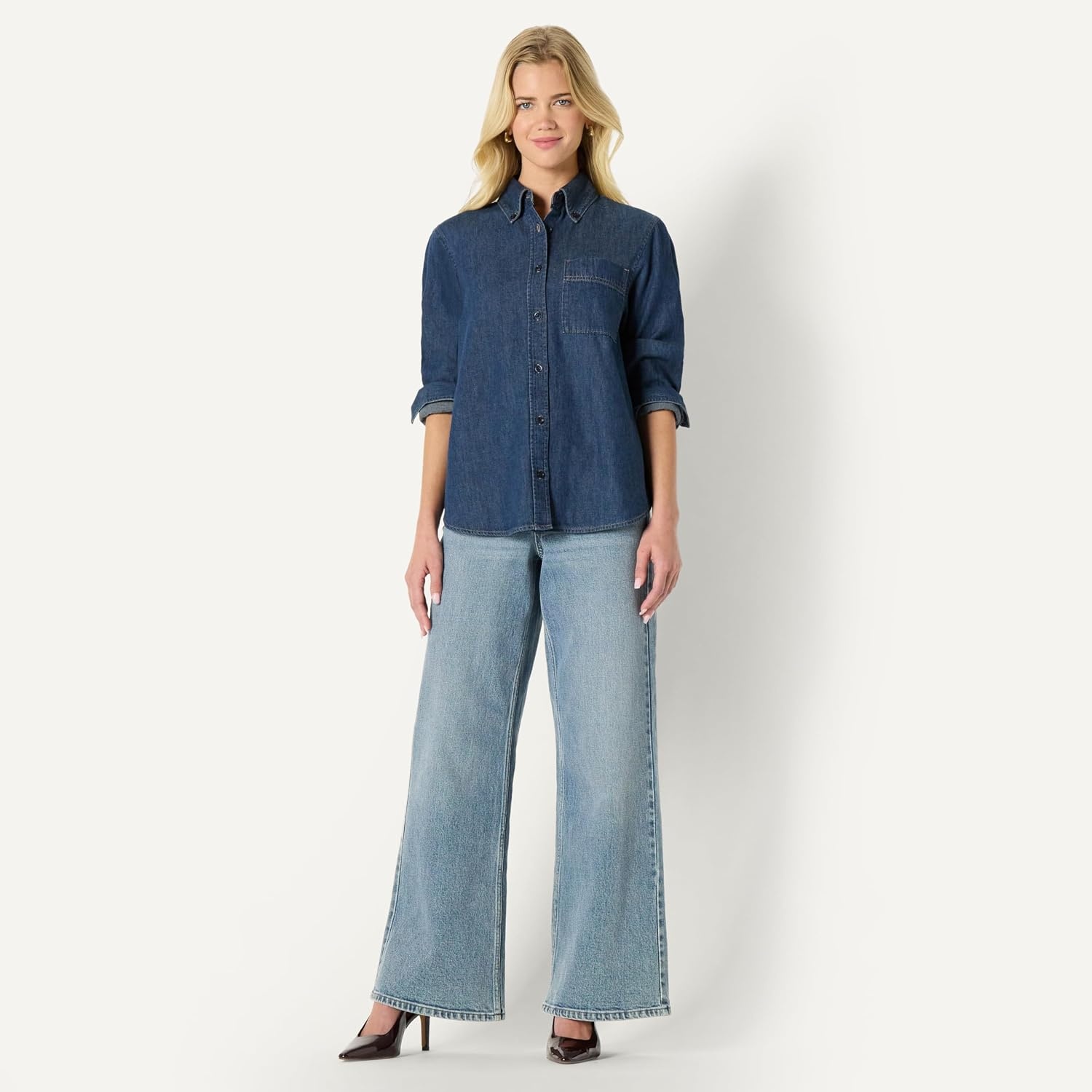 image:imageAmazon Essentials Womens Modern OversizedFit Cropped Denim ButtonDown Shirt Lightweight Chambray Point CollarMedium Blue Vintage