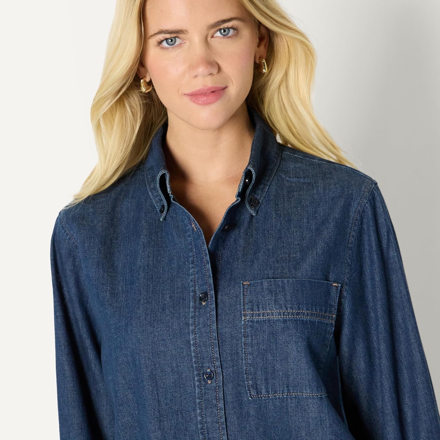 image:imageAmazon Essentials Womens Modern OversizedFit Cropped Denim ButtonDown Shirt Lightweight Chambray Point CollarMedium Blue Vintage