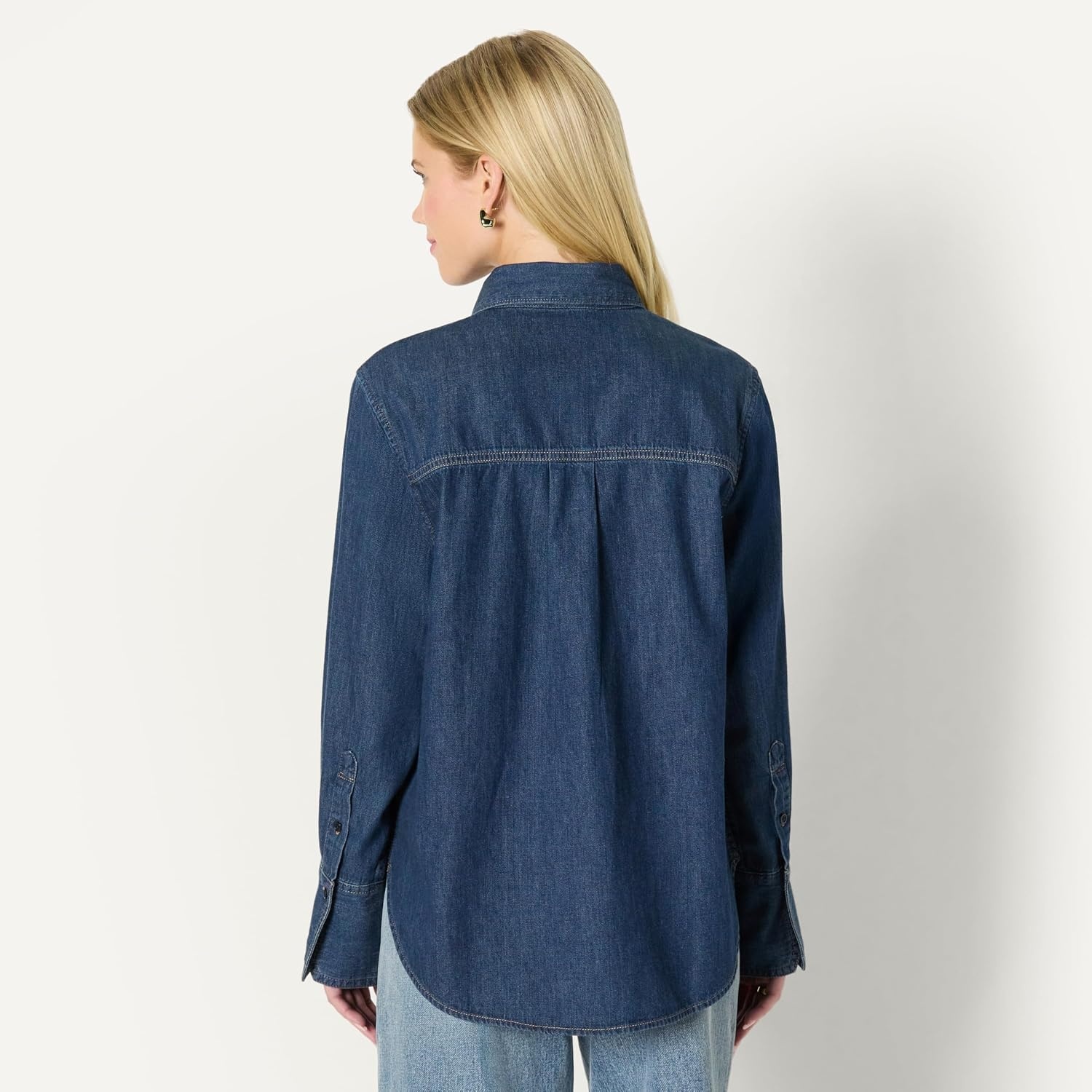 image:imageAmazon Essentials Womens Modern OversizedFit Cropped Denim ButtonDown Shirt Lightweight Chambray Point CollarMedium Blue Vintage