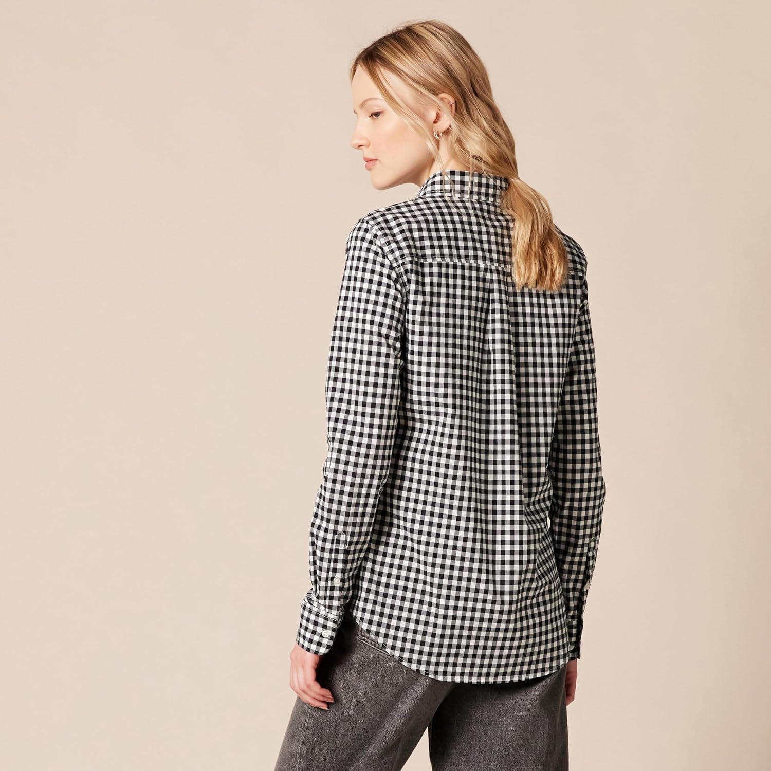 image:imageAmazon Essentials Womens RegularFit LongSleeve ButtonDown Cotton Poplin Shirt Business CasualBlack White Gingham