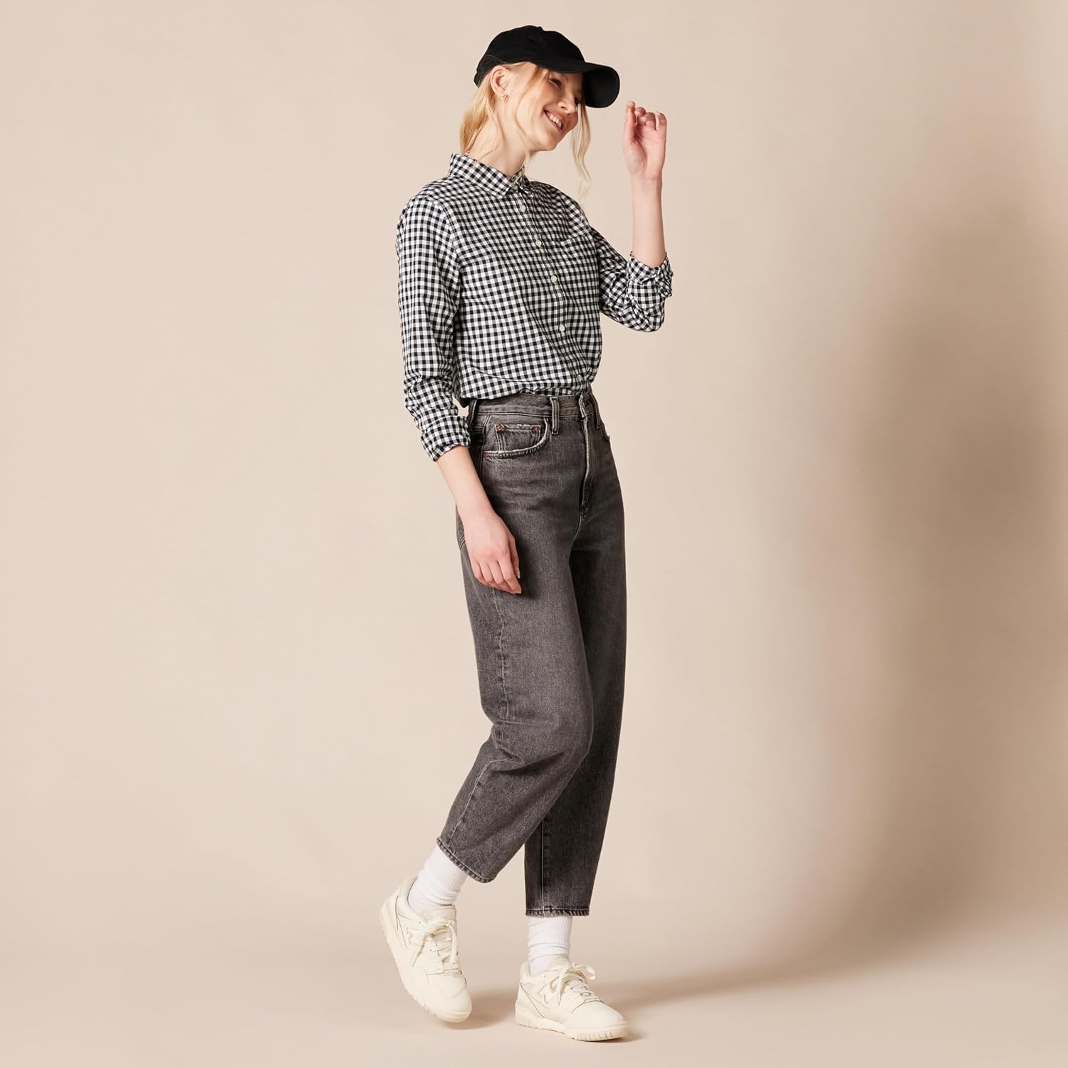 image:imageAmazon Essentials Womens RegularFit LongSleeve ButtonDown Cotton Poplin Shirt Business CasualBlack White Gingham