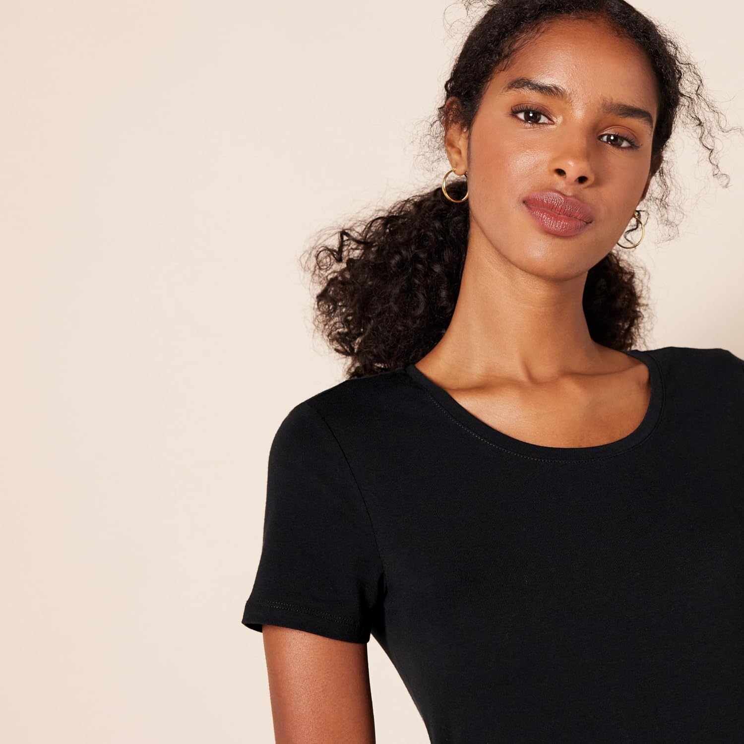 image:imageAmazon Essentials Womens RegularFit ShortSleeve Crewneck TShirt MultipacksBlack