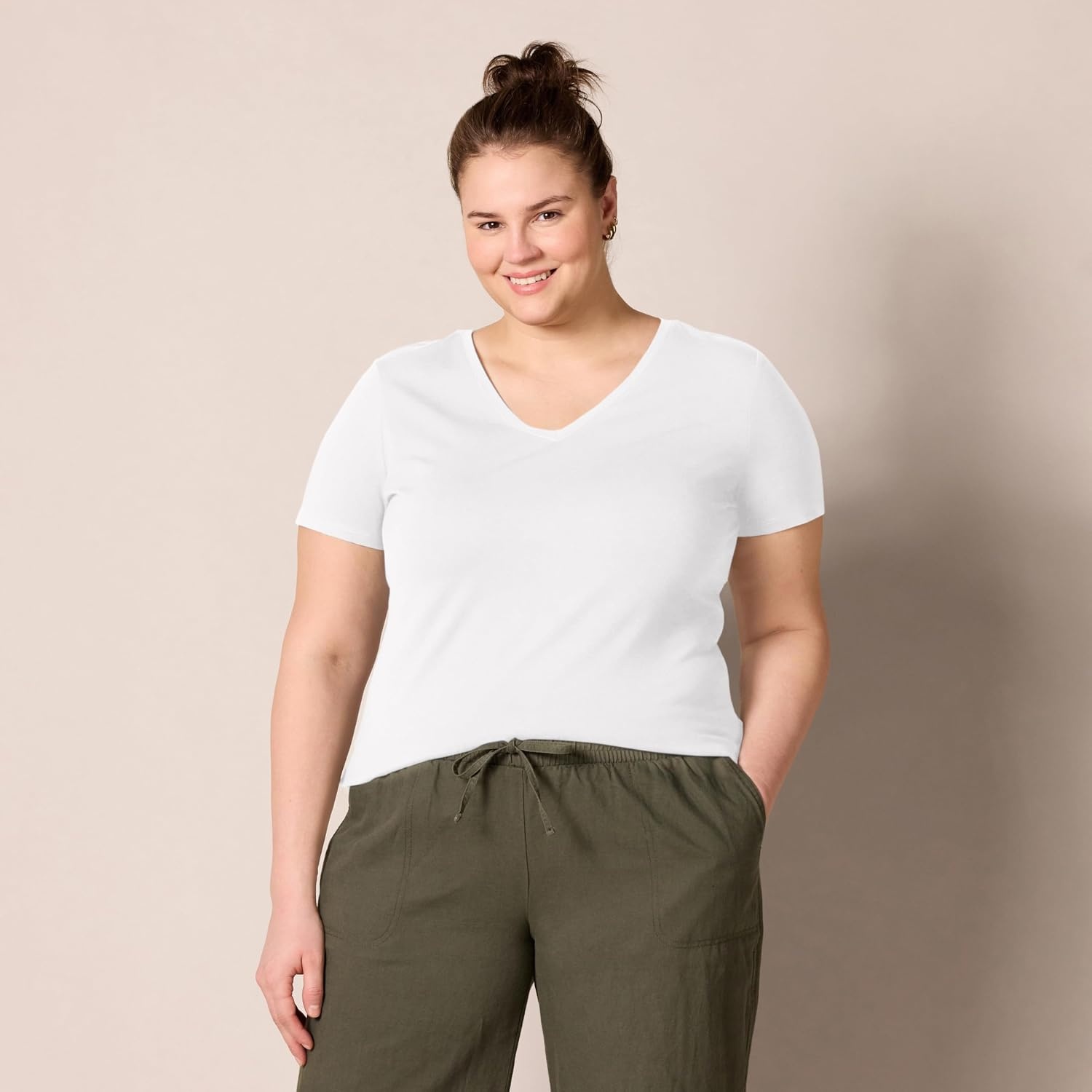 image:imageAmazon Essentials Womens RegularFit ShortSleeve Crewneck TShirt MultipacksLight Grey HeatherWhite