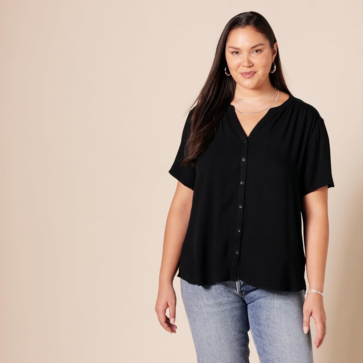 image:imageAmazon Essentials Womens RelaxedFit ShortSleeve V Neck ButtonFront Woven Blouse Business Casual Work BlouseBlack