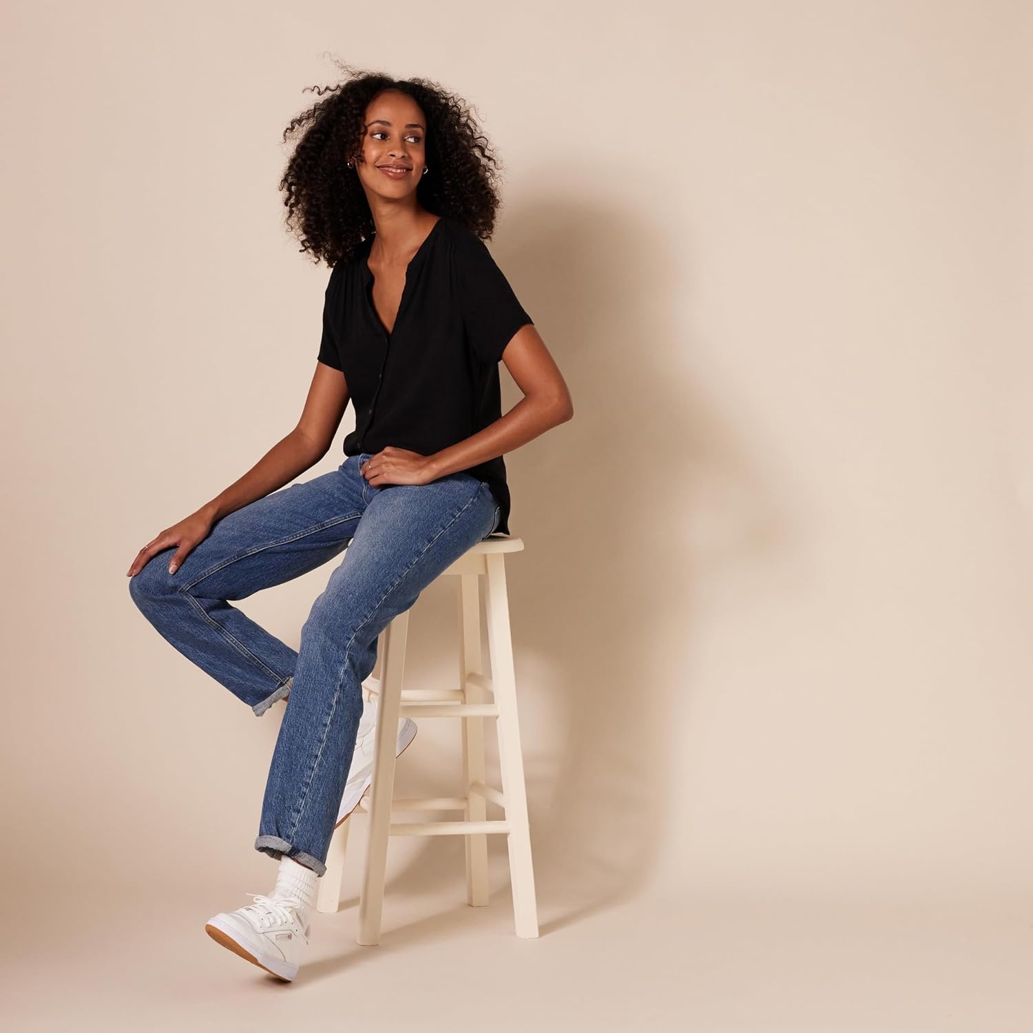 image:imageAmazon Essentials Womens RelaxedFit ShortSleeve V Neck ButtonFront Woven Blouse Business Casual Work BlouseBlack